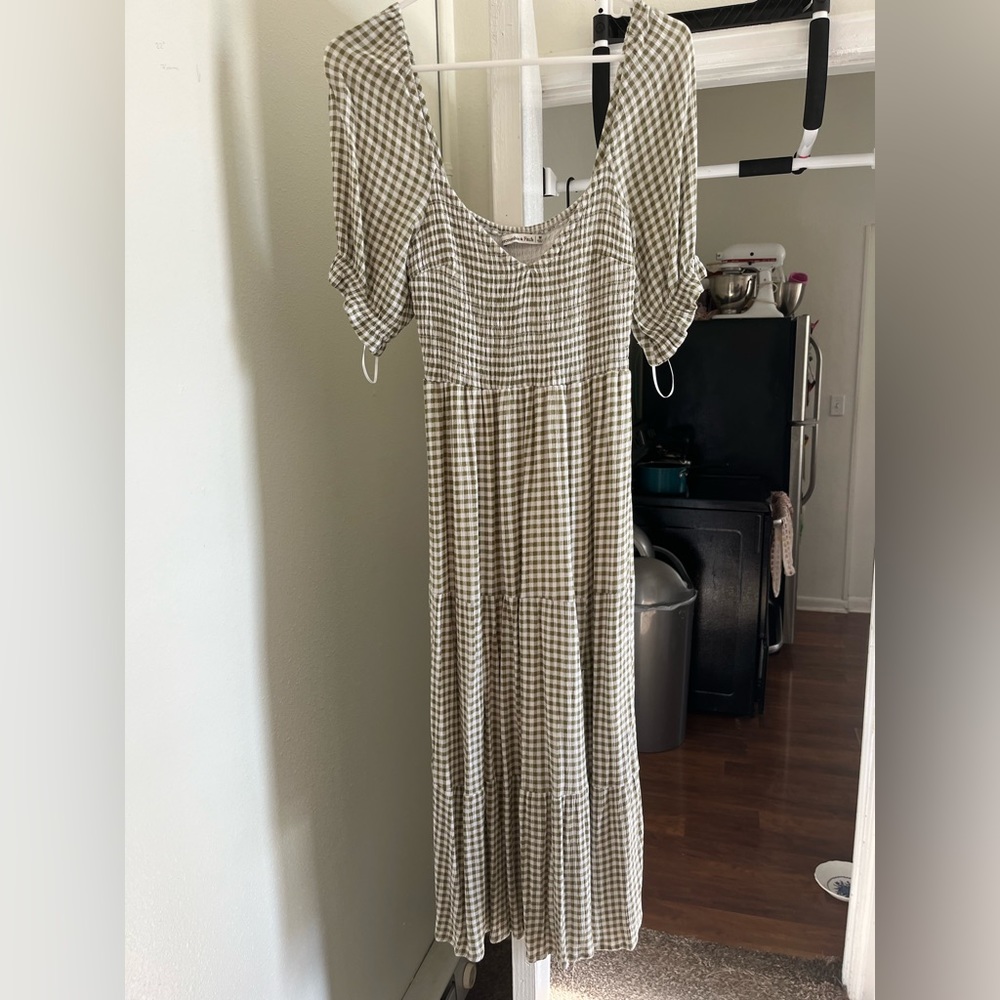 Never been worn green checkered Abercrombie and fitch dress